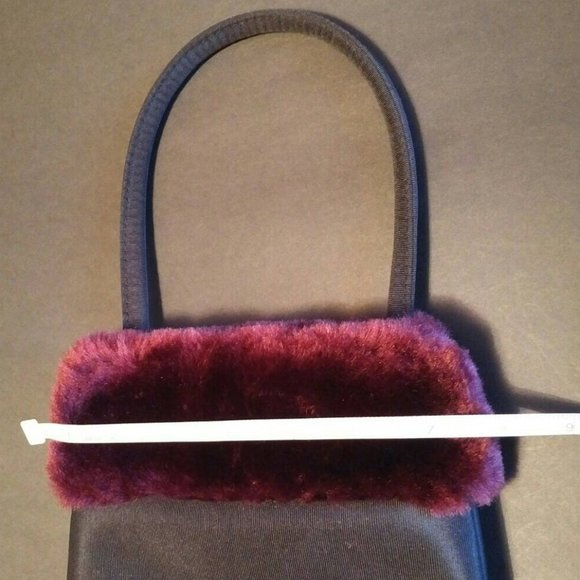 FLASH SALE! Super Cute Mini-Bag, Black, Burgundy Faux-Fur Trim, Firm Handle - Picture 3 of 7